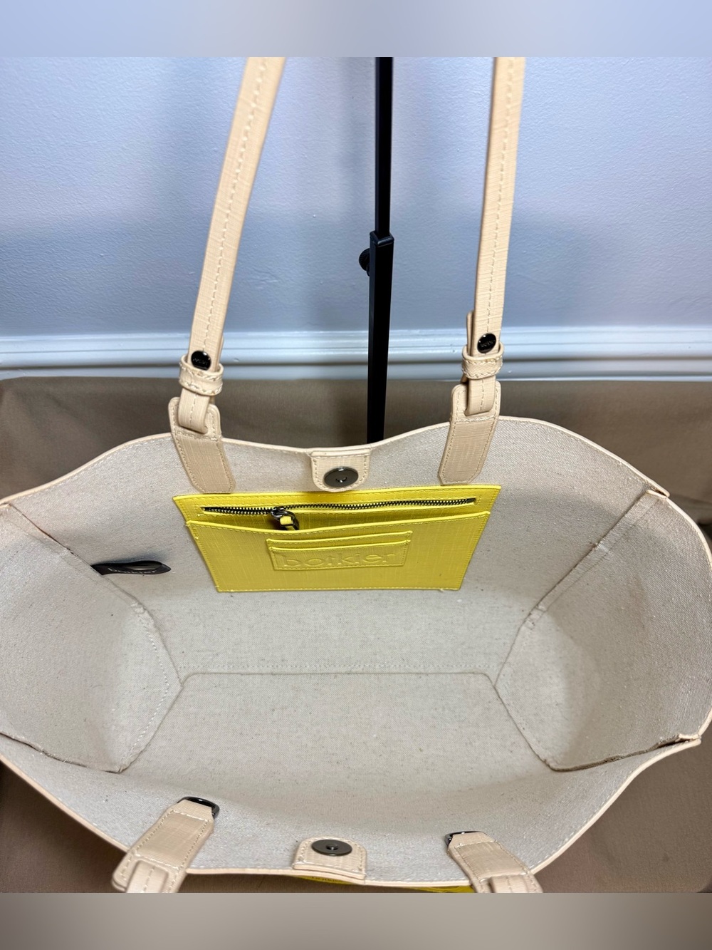 ✨ Botkier New York Park Slope Leather Tote Bag w/ Detachable Pouch – Fawn/Yellow - Picture 5 of 7